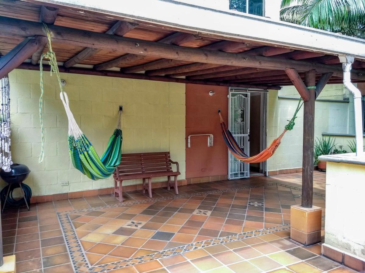 Bueno, Bonito, Barato Y Cerca A El Poblado Medellín Exterior foto